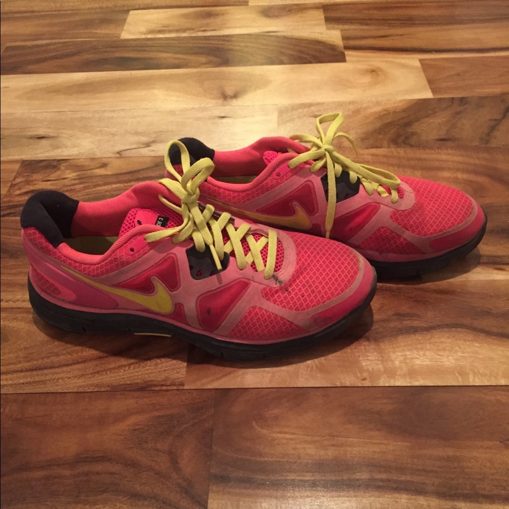 Pink Nike tennis shoes